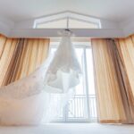 Wybór sukni ślubnej w salonie